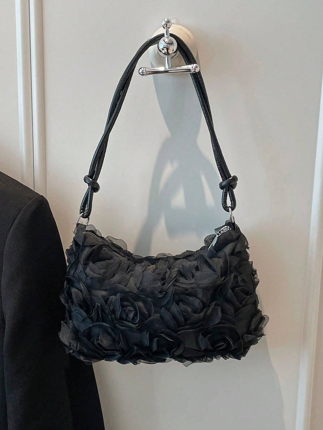 Fashionable Solid-Color Metal Chain Straw Crescent Moon Tote Bag, Women's Multi-Purpose Handbag, Clutch, Beach Bag, Casual Straw Handbag, Phone Pouch