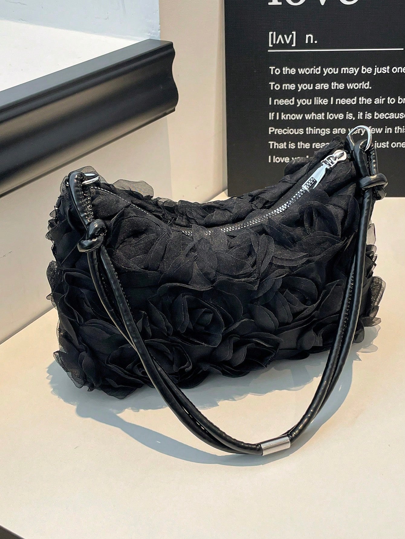 Fashionable Solid-Color Metal Chain Straw Crescent Moon Tote Bag, Women's Multi-Purpose Handbag, Clutch, Beach Bag, Casual Straw Handbag, Phone Pouch