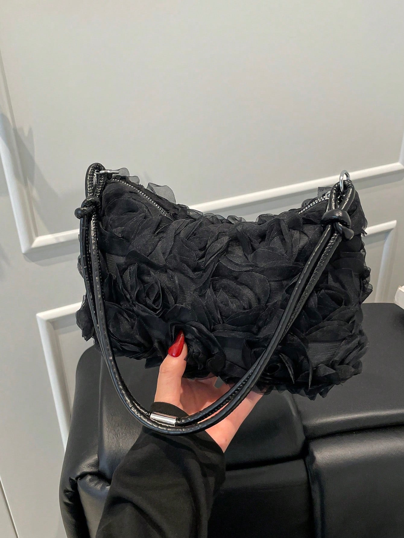 Fashionable Solid-Color Metal Chain Straw Crescent Moon Tote Bag, Women's Multi-Purpose Handbag, Clutch, Beach Bag, Casual Straw Handbag, Phone Pouch