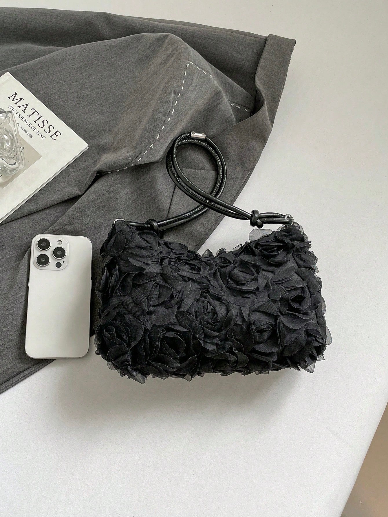 Fashionable Solid-Color Metal Chain Straw Crescent Moon Tote Bag, Women's Multi-Purpose Handbag, Clutch, Beach Bag, Casual Straw Handbag, Phone Pouch