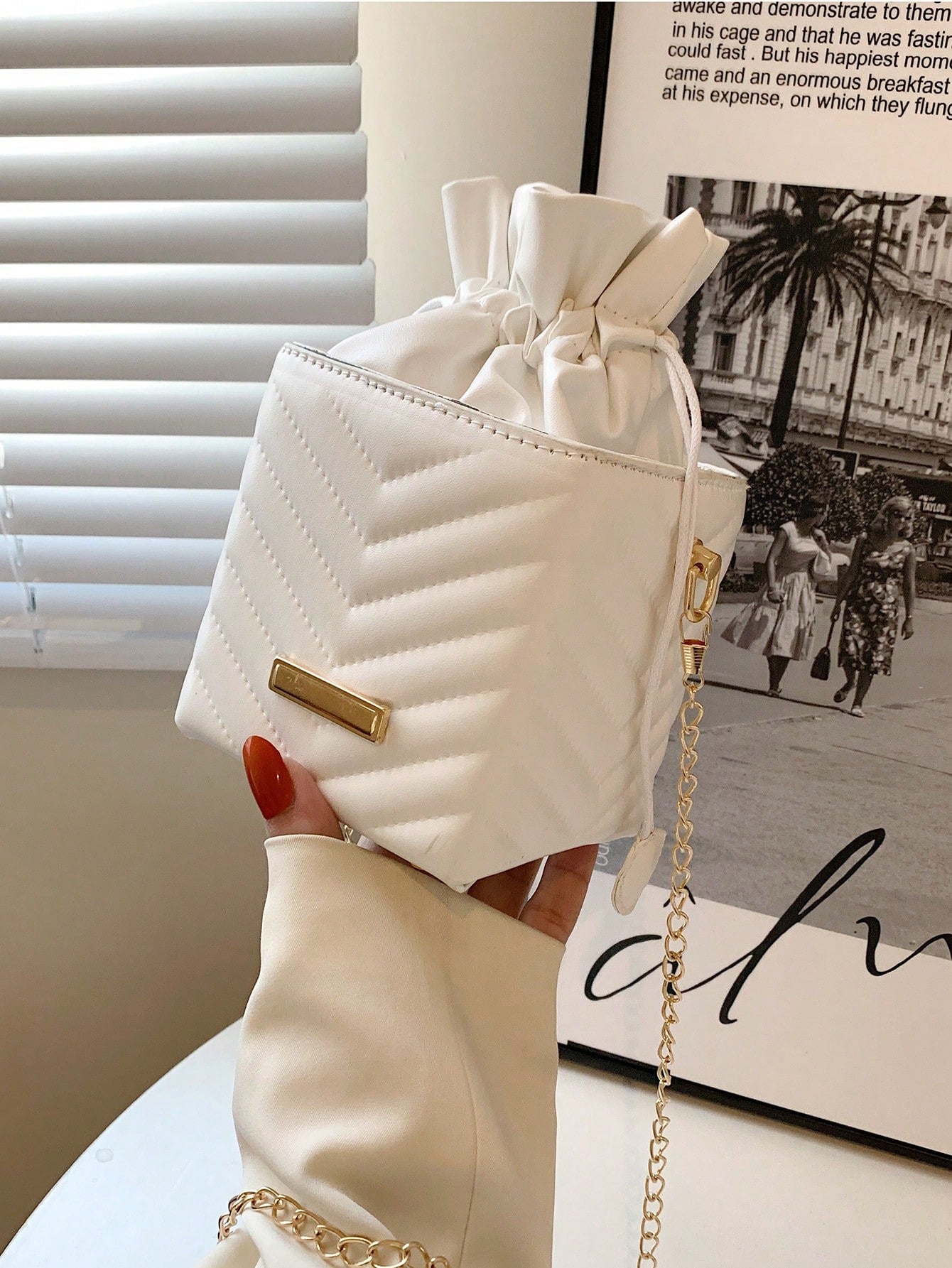 Women's Drawstring Closure Square Mini Chain Crossbody Bag