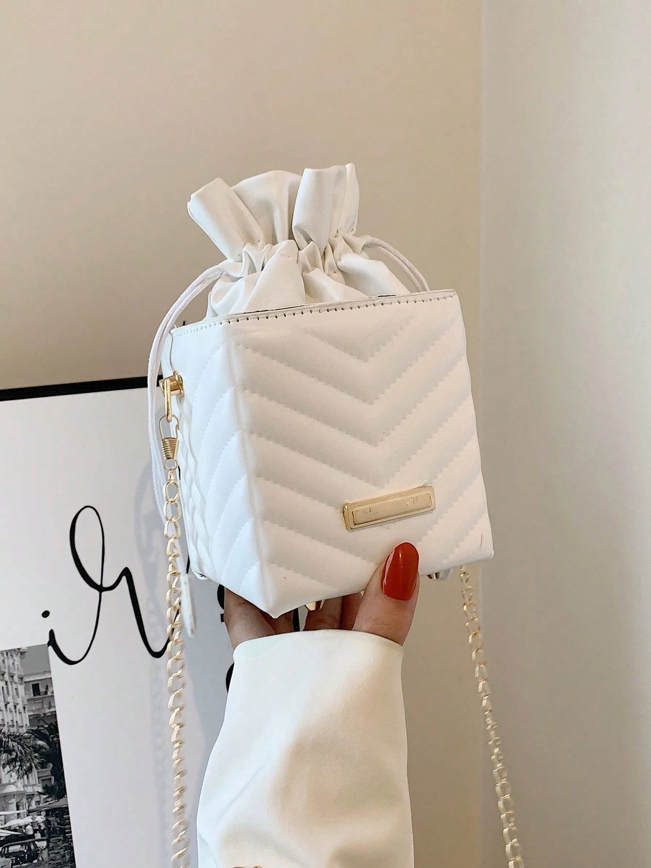 Women's Drawstring Closure Square Mini Chain Crossbody Bag