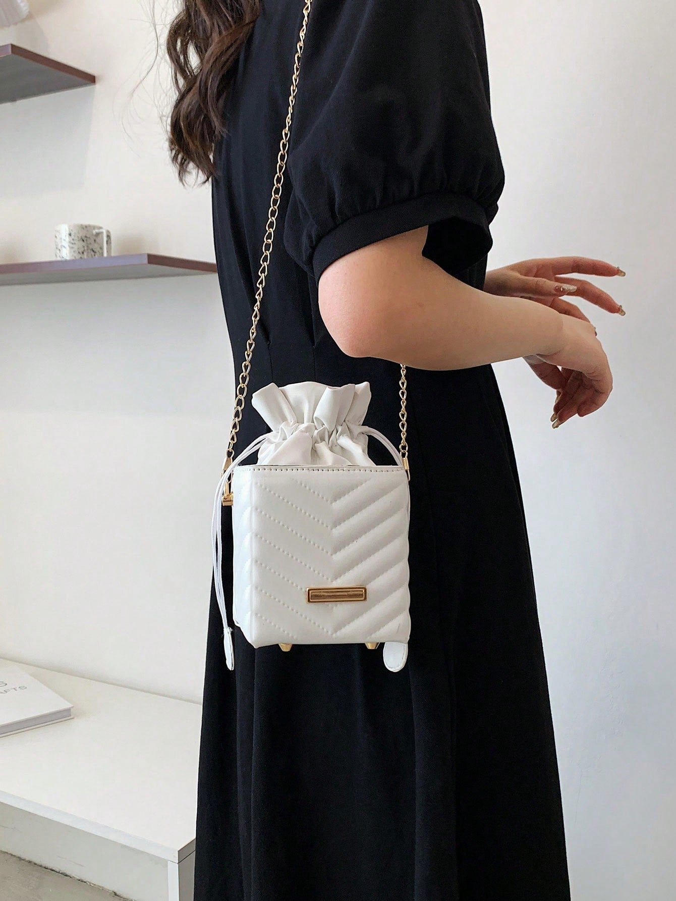 Women's Drawstring Closure Square Mini Chain Crossbody Bag