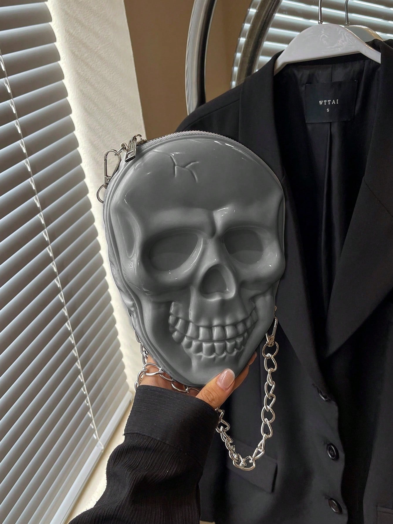 BAILEE 1 Pc Fashionable Personalized Punk Style And Cool Halloween Theme Solid Color Silicone Skull Bag With Zipper Closure And Metal Chain Design For Women's Crossbody Bag For Halloween Themed Party&Halloween Costume Matching&Halloween Gift