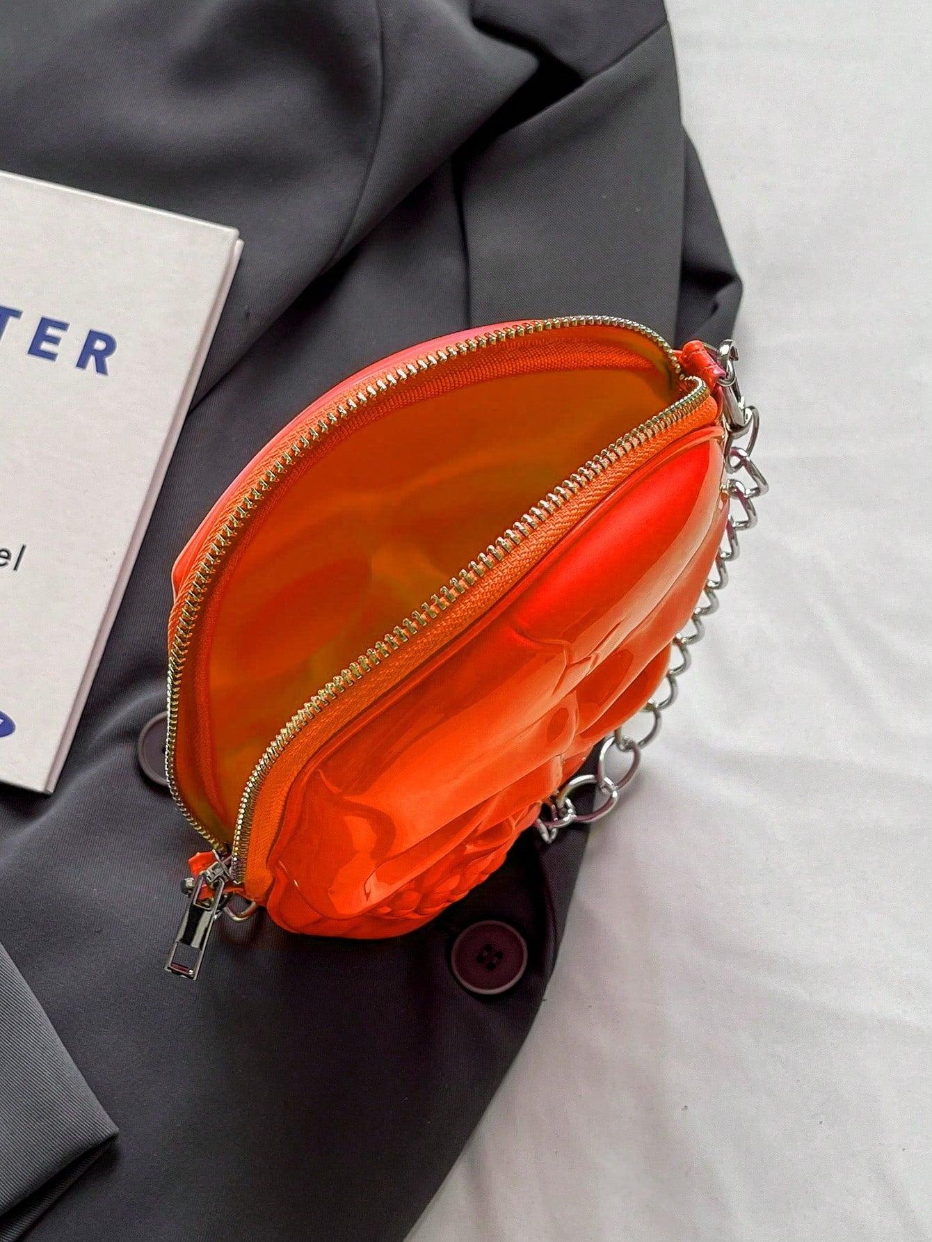 BAILEE 1 Pc Fashionable Personalized Punk Style And Cool Halloween Theme Solid Color Silicone Skull Bag With Zipper Closure And Metal Chain Design For Women's Crossbody Bag For Halloween Themed Party&Halloween Costume Matching&Halloween Gift