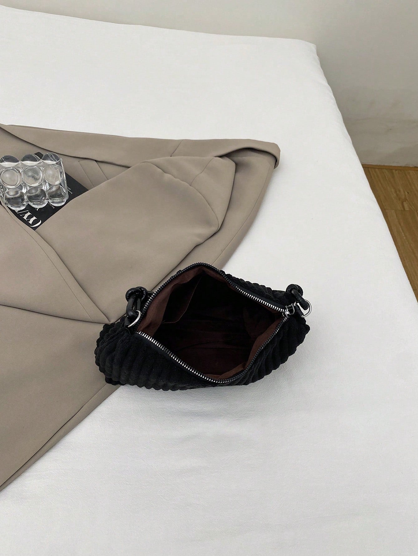 1pc Gold-Tone Glittery Crescent Moon Shape PVC Shoulder Bag For Women